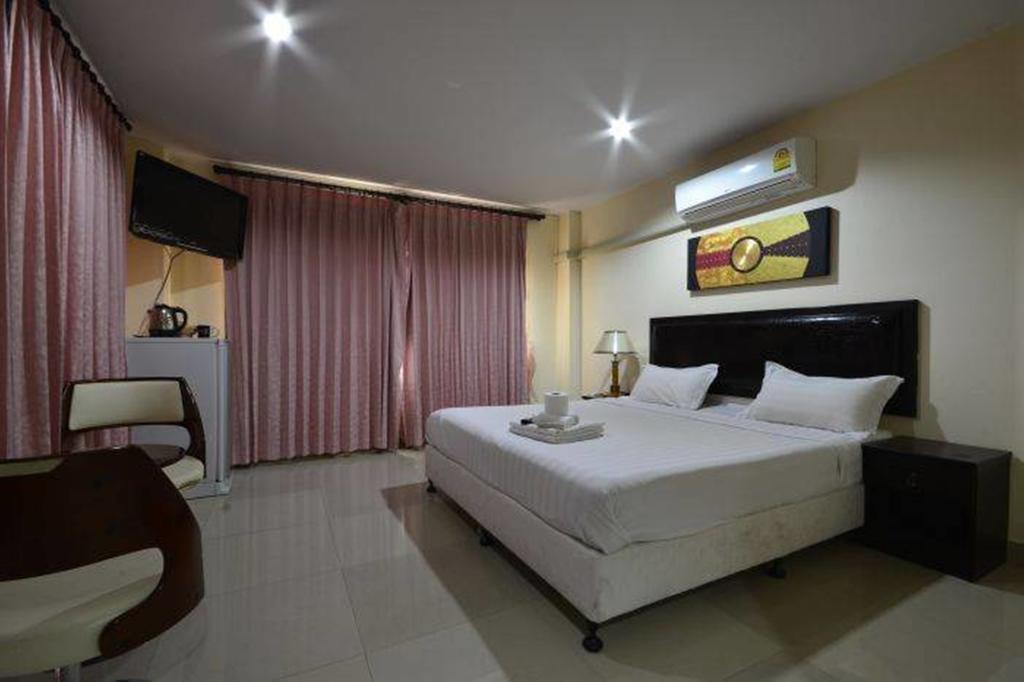 Royal Q & D Suites Паттая Екстер'єр фото