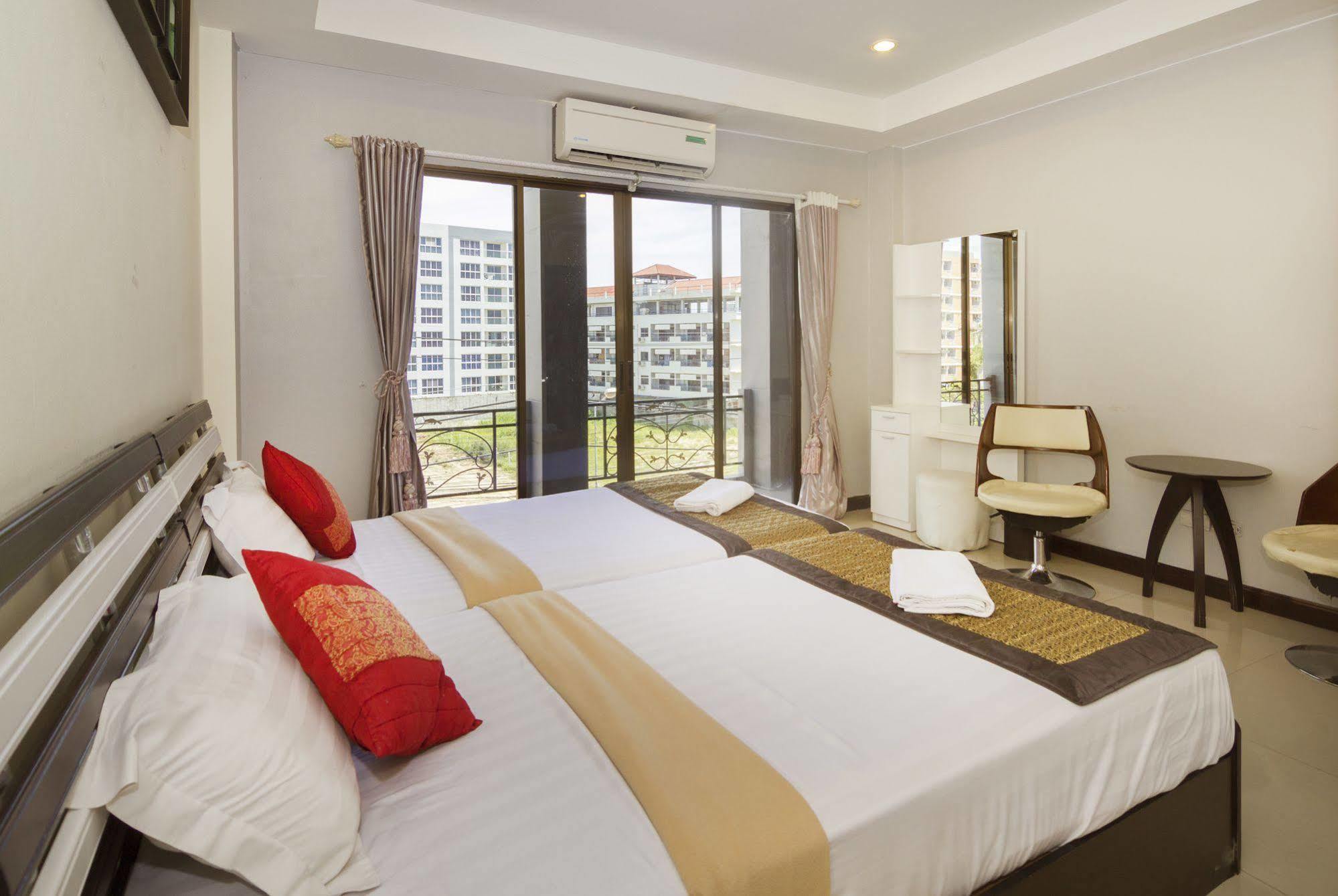 Royal Q & D Suites Паттая Екстер'єр фото