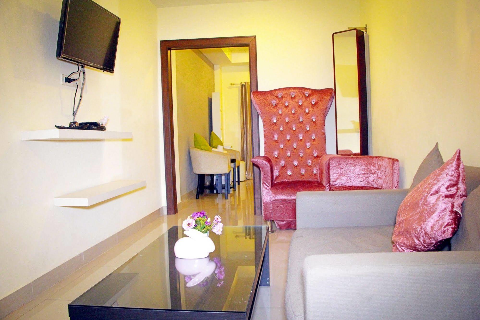 Royal Q & D Suites Паттая Екстер'єр фото