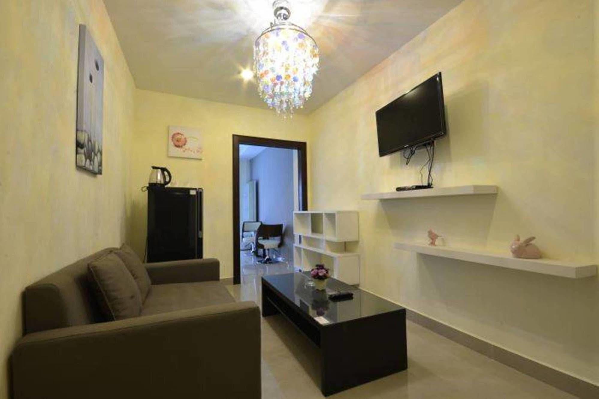 Royal Q & D Suites Паттая Екстер'єр фото