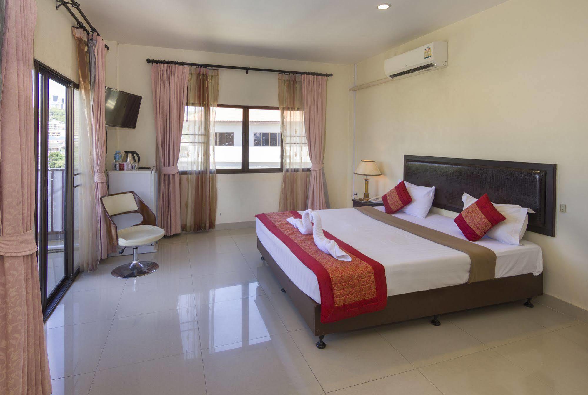 Royal Q & D Suites Паттая Екстер'єр фото