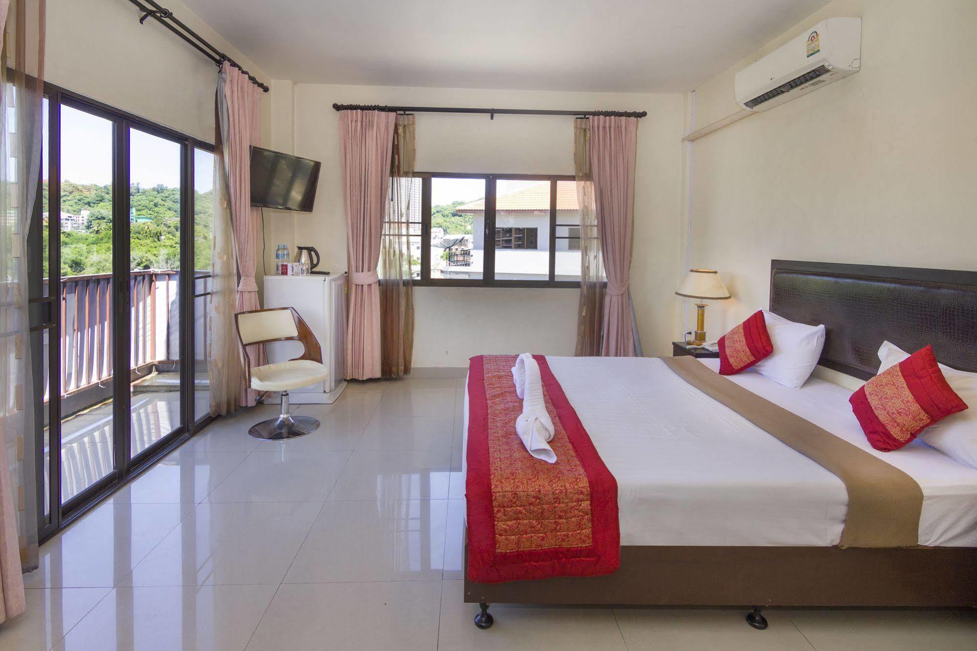 Royal Q & D Suites Паттая Екстер'єр фото