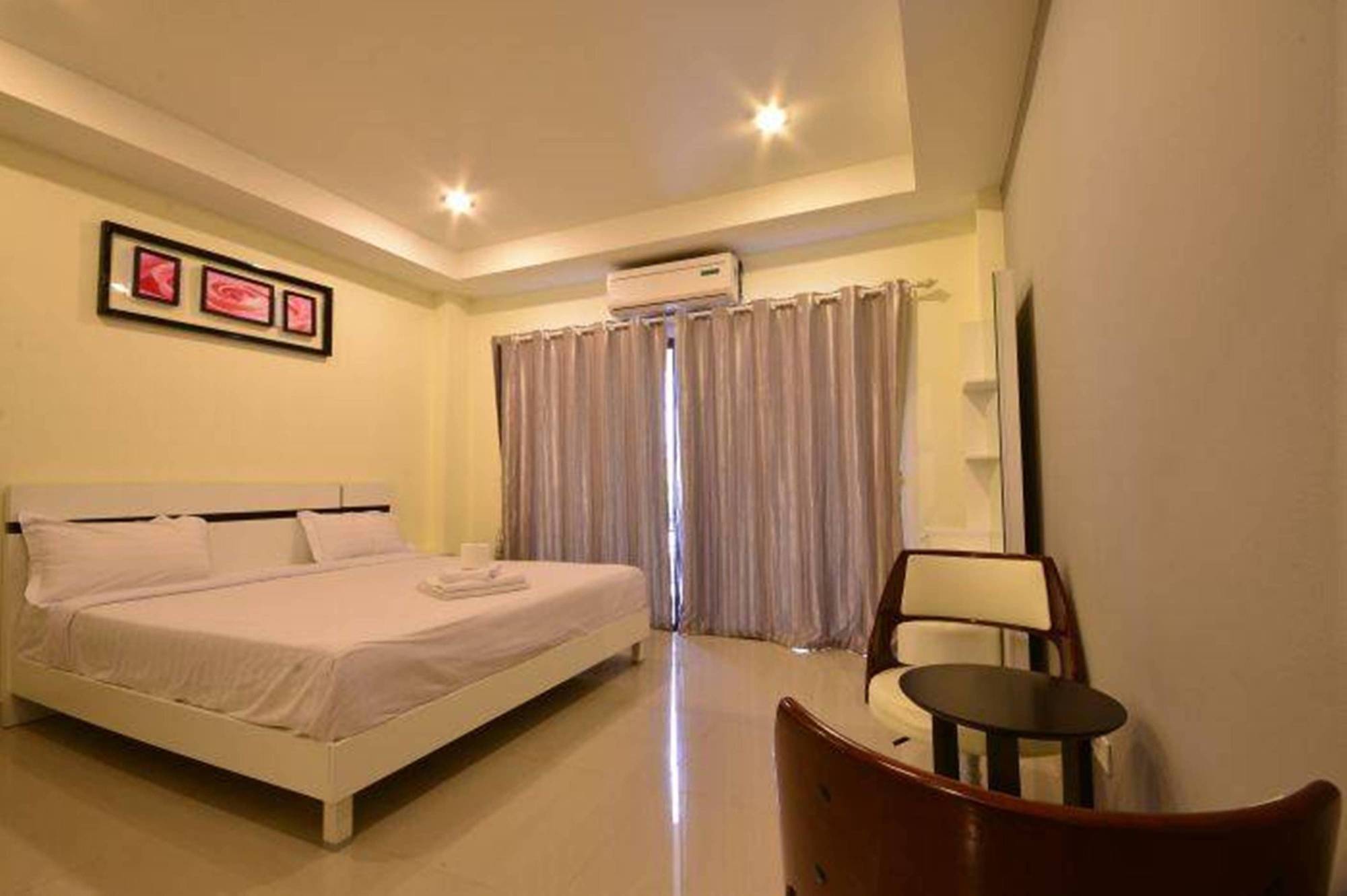 Royal Q & D Suites Паттая Екстер'єр фото